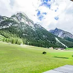 Gschnitzerhof Апартаменты Гшниц
