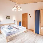 Апартаменты Gschnitzerhof Гшниц