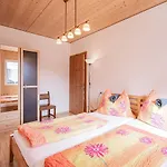 Gschnitzerhof Апартаменты *
