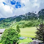 Gschnitzerhof Апартаменты *